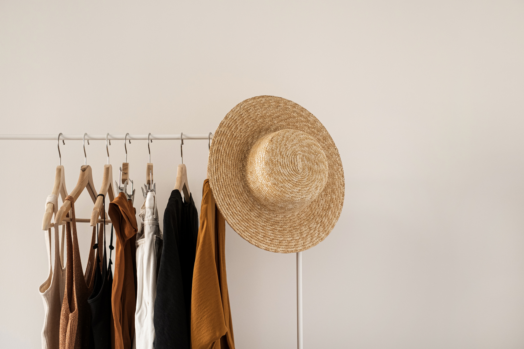 Hero Clothing Rack